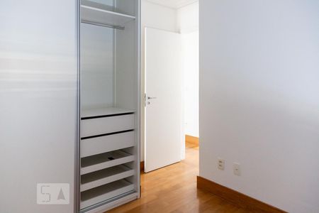 Apartamento à venda com 90m², 2 quartos e 2 vagasQuarto 2