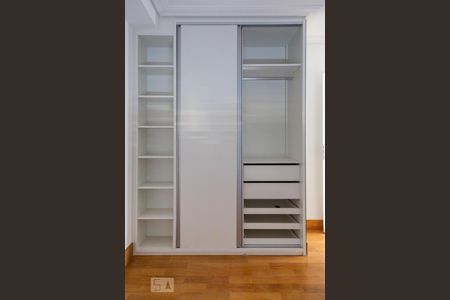 Apartamento à venda com 90m², 2 quartos e 2 vagasQuarto 2