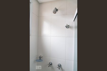 Apartamento à venda com 69m², 2 quartos e 1 vagaChuveiro da suíte