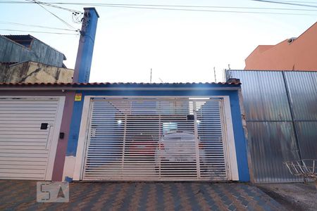 Casa à venda com 130m², 3 quartos e 4 vagasFachada