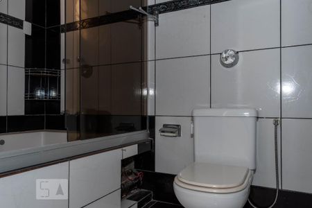 Casa para alugar com 120m², 3 quartos e 2 vagas Casa para alugar com 120m², 3 quartos e 2 vagasBanheiro da Suíte Master