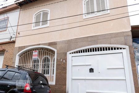 Casa para alugar com 120m², 3 quartos e 2 vagas Casa para alugar com 120m², 3 quartos e 2 vagasFachada