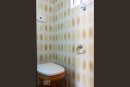 Casa à venda com 288m², 4 quartos e 2 vagas Casa à venda com 288m², 4 quartos e 2 vagasBanheiro da Suíte