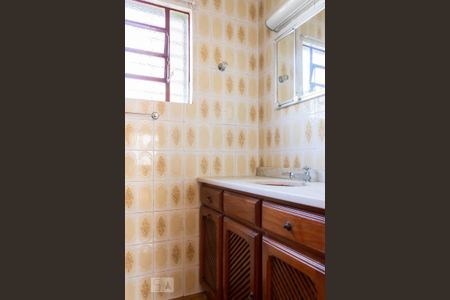 Casa à venda com 288m², 4 quartos e 2 vagas Casa à venda com 288m², 4 quartos e 2 vagasBanheiro da Suíte