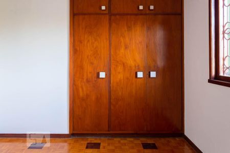 Casa à venda com 288m², 4 quartos e 2 vagas Casa à venda com 288m², 4 quartos e 2 vagasQuarto 2