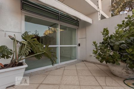 Apartamento à venda com 115m², 1 quarto e 1 vaga Apartamento à venda com 115m², 1 quarto e 1 vagaVaranda