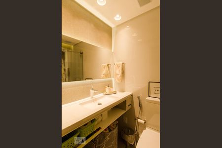 Apartamento à venda com 170m², 3 quartos e 3 vagas Apartamento à venda com 170m², 3 quartos e 3 vagasBanheiro da suíte 2