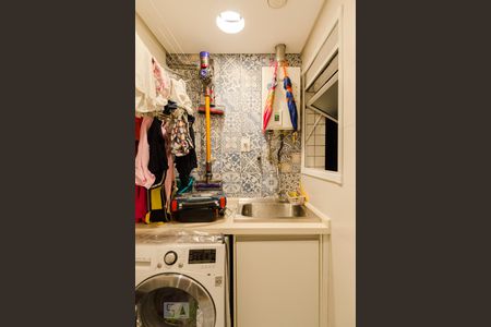 Apartamento à venda com 170m², 3 quartos e 3 vagas Apartamento à venda com 170m², 3 quartos e 3 vagasÁrea de serviço