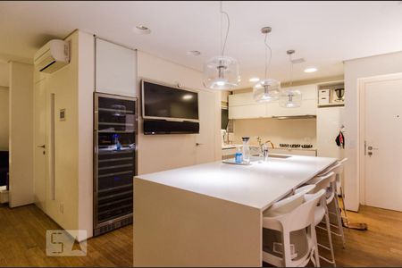 Apartamento à venda com 170m², 3 quartos e 3 vagas Apartamento à venda com 170m², 3 quartos e 3 vagasCozinha