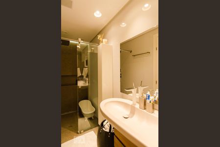 Apartamento à venda com 170m², 3 quartos e 3 vagas Apartamento à venda com 170m², 3 quartos e 3 vagasBanheiro da suíte 3