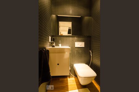 Apartamento à venda com 170m², 3 quartos e 3 vagas Apartamento à venda com 170m², 3 quartos e 3 vagasLavabo