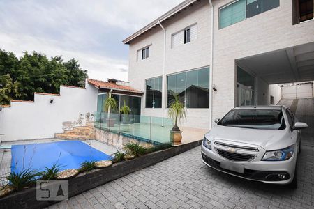 Casa à venda com 250m², 2 quartos e 3 vagas Casa à venda com 250m², 2 quartos e 3 vagasÁrea Externa