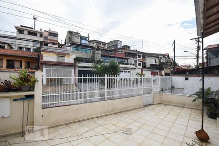 Casa à venda com 250m², 2 quartos e 3 vagas Casa à venda com 250m², 2 quartos e 3 vagasEntrada