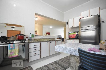 Casa à venda com 250m², 2 quartos e 3 vagas Casa à venda com 250m², 2 quartos e 3 vagasCozinha