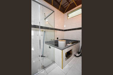 Casa à venda com 250m², 2 quartos e 3 vagas Casa à venda com 250m², 2 quartos e 3 vagasBanheiro suíte