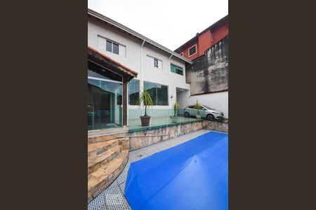 Casa à venda com 250m², 2 quartos e 3 vagas Casa à venda com 250m², 2 quartos e 3 vagasÁrea Externa