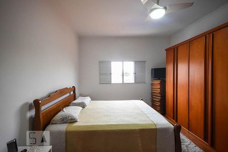 Casa à venda com 250m², 2 quartos e 3 vagas Casa à venda com 250m², 2 quartos e 3 vagasSuíte