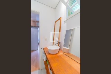 Casa de condomínio à venda com 180m², 3 quartos e 2 vagas Casa de condomínio à venda com 180m², 3 quartos e 2 vagasBanheiro da Suíte