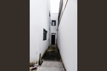 Casa para alugar com 225m², 3 quartos e 4 vagas Casa para alugar com 225m², 3 quartos e 4 vagasCorredor lateral