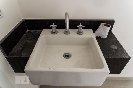 Casa para alugar com 225m², 3 quartos e 4 vagas Casa para alugar com 225m², 3 quartos e 4 vagasBanheiro suite 1