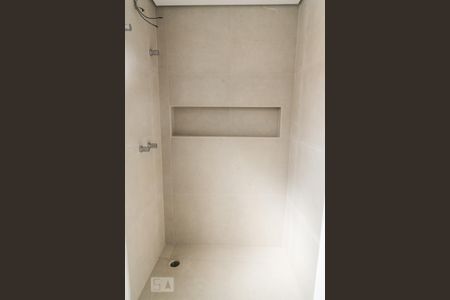 Casa para alugar com 225m², 3 quartos e 4 vagas Casa para alugar com 225m², 3 quartos e 4 vagasBanheiro suite 1