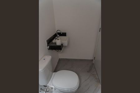 Casa para alugar com 225m², 3 quartos e 4 vagas Casa para alugar com 225m², 3 quartos e 4 vagasBanheiro suite 2