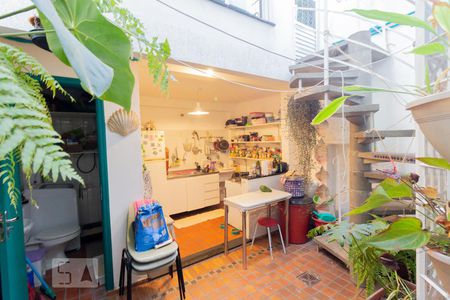 Cozinha integrada de casa para alugar com 3 quartos, 100m² em Pinheiros, São Paulo