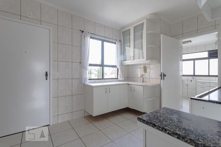 Apartamento para alugar com 105m², 3 quartos e 3 vagasCozinha 