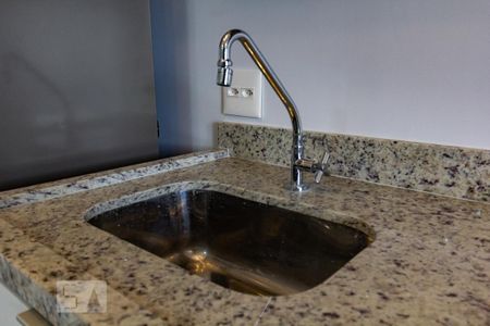Cozinha de kitnet/studio para alugar com 1 quarto, 22m² em Jardim das Acácias, São Paulo