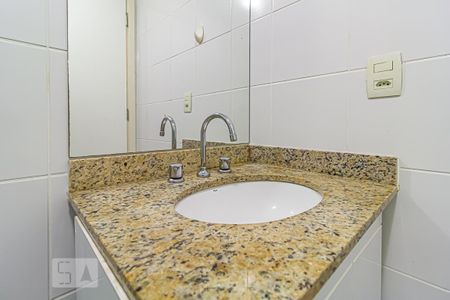 Apartamento para alugar com 80m², 2 quartos e 1 vaga Apartamento para alugar com 80m², 2 quartos e 1 vagaBanheiro Social