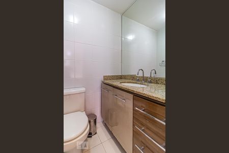 Apartamento para alugar com 80m², 2 quartos e 1 vaga Apartamento para alugar com 80m², 2 quartos e 1 vagaBanheiro da Suíte