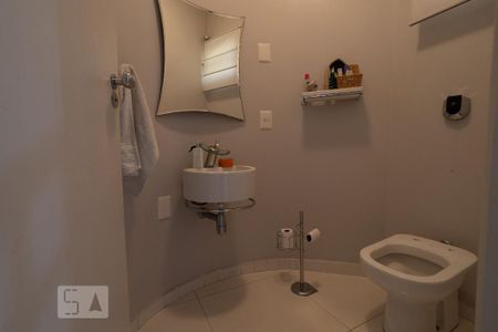 Casa à venda com 314m², 4 quartos e 4 vagasBanheiro