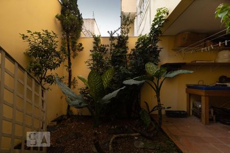 Casa à venda com 314m², 4 quartos e 4 vagasAREA EXTERNO