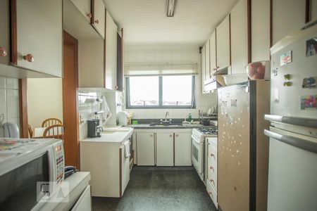 Apartamento à venda com 186m², 3 quartos e 3 vagasCozinha - Armários