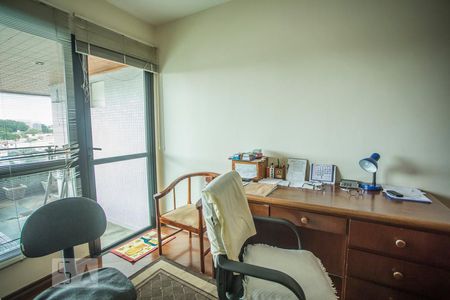 Apartamento à venda com 186m², 3 quartos e 3 vagasEscritório