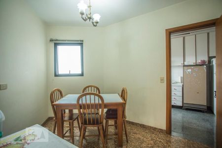 Apartamento à venda com 186m², 3 quartos e 3 vagasCopa