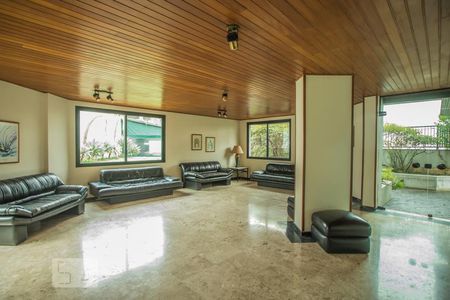 Apartamento à venda com 186m², 3 quartos e 3 vagasÁrea comum - Salão de festas