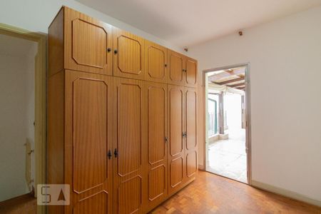 Quarto 3 de casa para alugar com 3 quartos, 150m² em Planalto Paulista, São Paulo