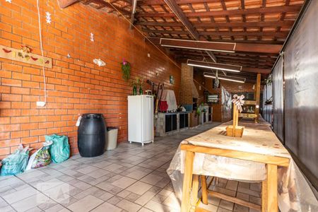 Casa à venda com 323m², 7 quartos e 2 vagas Casa à venda com 323m², 7 quartos e 2 vagasChurrasqueira