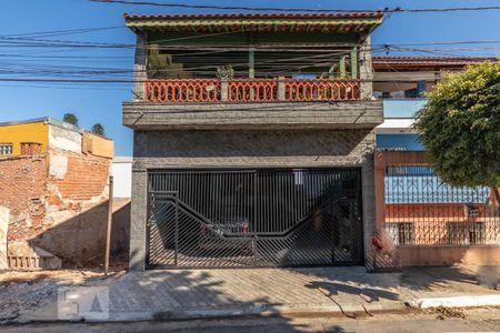 Casa à venda com 323m², 7 quartos e 2 vagas Casa à venda com 323m², 7 quartos e 2 vagasFachada