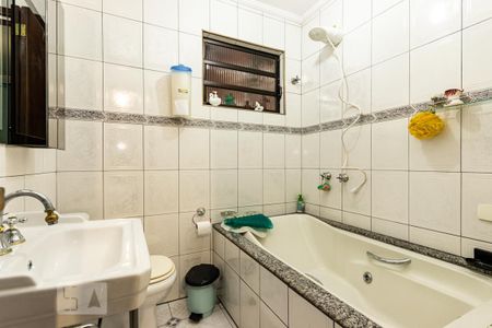 Casa à venda com 323m², 7 quartos e 2 vagas Casa à venda com 323m², 7 quartos e 2 vagasQuarto 4 suíte