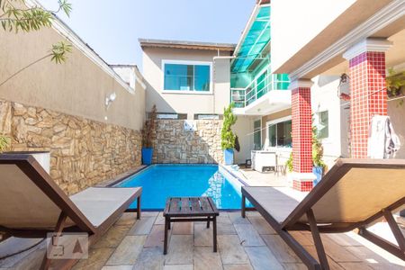 Casa à venda com 270m², 3 quartos e 4 vagas Casa à venda com 270m², 3 quartos e 4 vagasPiscina