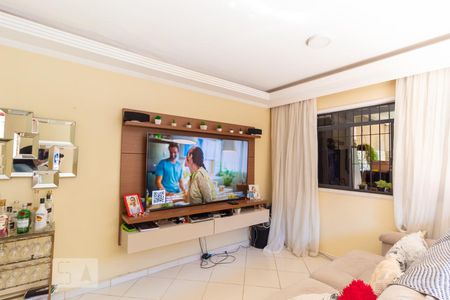 Casa à venda com 270m², 3 quartos e 4 vagas Casa à venda com 270m², 3 quartos e 4 vagasSala