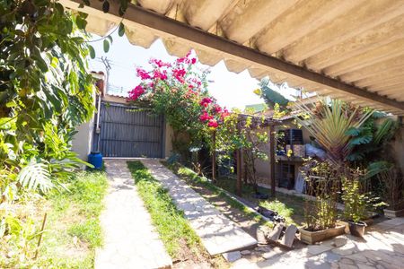 Casa à venda com 270m², 3 quartos e 4 vagas Casa à venda com 270m², 3 quartos e 4 vagasGaragem