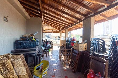 Casa à venda com 270m², 3 quartos e 4 vagas Casa à venda com 270m², 3 quartos e 4 vagasÁrea Externa