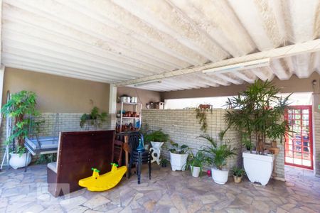 Casa à venda com 270m², 3 quartos e 4 vagas Casa à venda com 270m², 3 quartos e 4 vagasÁrea Externa