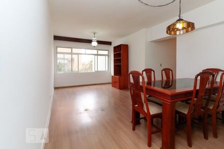 Apartamento à venda com 99m², 2 quartos e 1 vagaSala