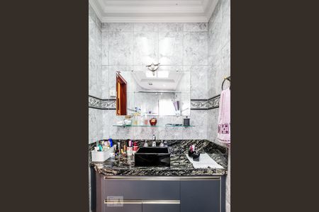 Casa à venda com 300m², 4 quartos e 4 vagasBanheiro da Suíte