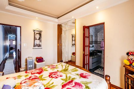 Casa à venda com 300m², 4 quartos e 4 vagasSuíte