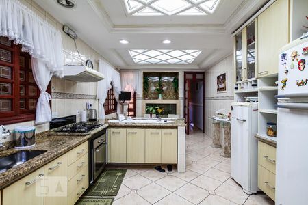 Casa à venda com 300m², 4 quartos e 4 vagasCozinha